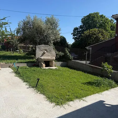 Vila Old Fonxe School