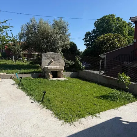 Vila Old Fonxe School